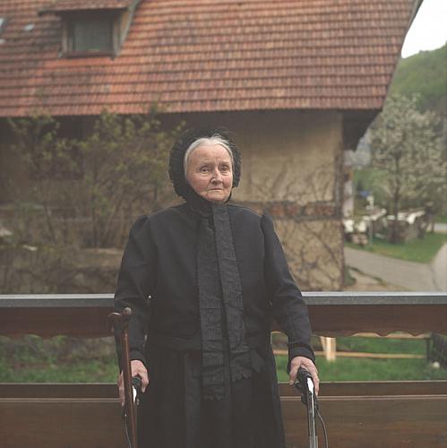 Maria Anna Grießbaum in der früheren Tracht alter Frauen, Mühlenbach, Schwarzwald