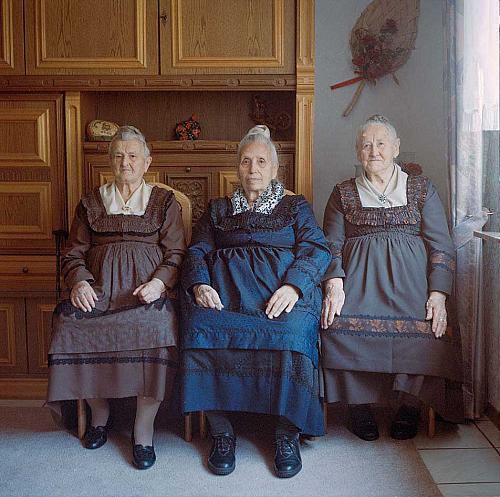 Trachtenfrauen aus dem Evangelischen Marburger Land